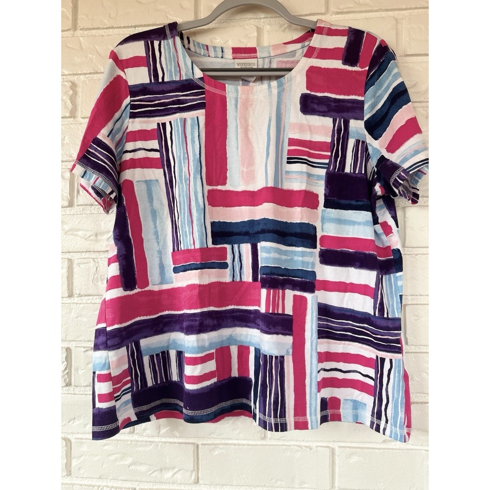Weekends by Chico's Colorful Abstract Stripe Tee Womens Size 2 Artsy Modern - Picture 9 of 10